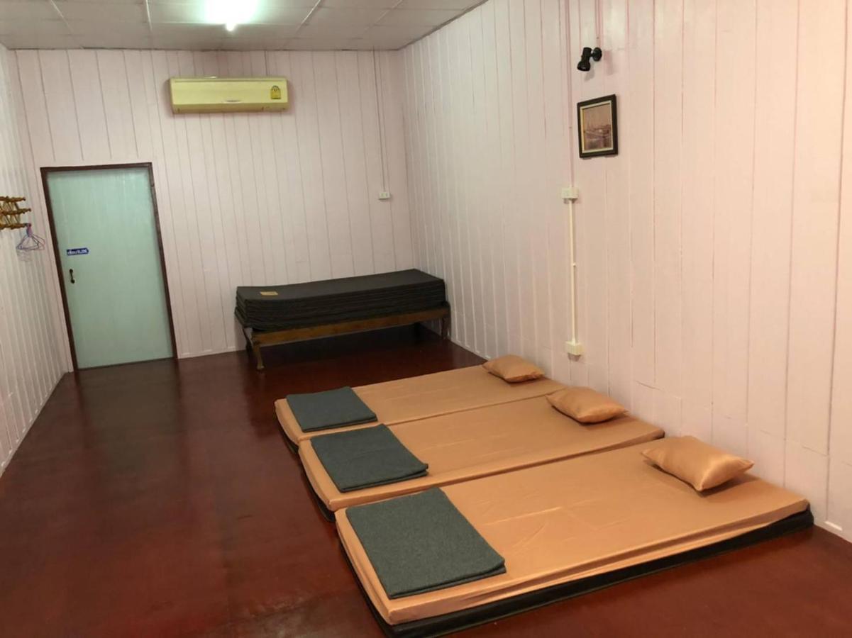 Rub Lom Chom Klong Homestay Чумпхон Экстерьер фото