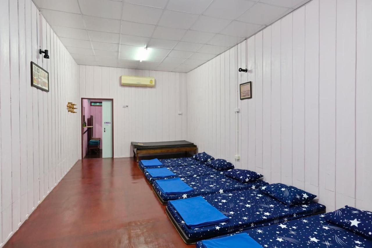 Rub Lom Chom Klong Homestay Чумпхон Экстерьер фото