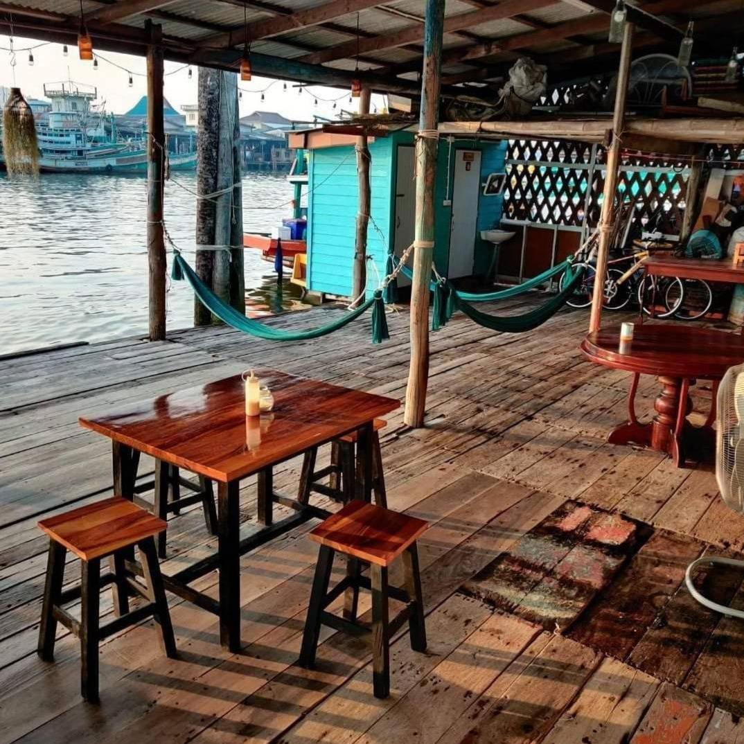 Rub Lom Chom Klong Homestay Чумпхон Экстерьер фото
